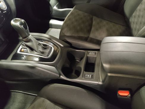 Used 2017 Nissan Rogue Sport SV w/ SV Premium Package image 26