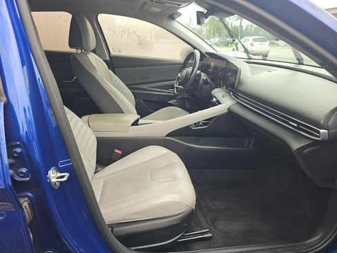 Used 2021 Hyundai Elantra Limited w/ Cargo Package FWD image 11