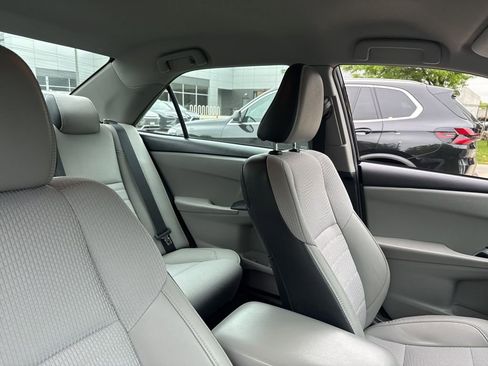 Used 2016 Toyota Camry SE FWD image 10