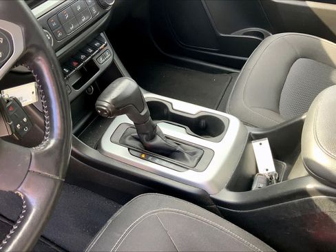 Used 2021 Chevrolet Colorado LT w/ Safety Package RWD image 17