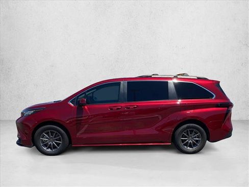 Used 2023 Toyota Sienna LE FWD image 10