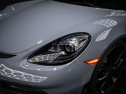 Used 2023 Porsche 718 Cayman GT4 RWD image 9