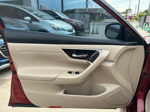 Used 2014 Nissan Altima 3.5 SL w/ Technology Package FWD image 12