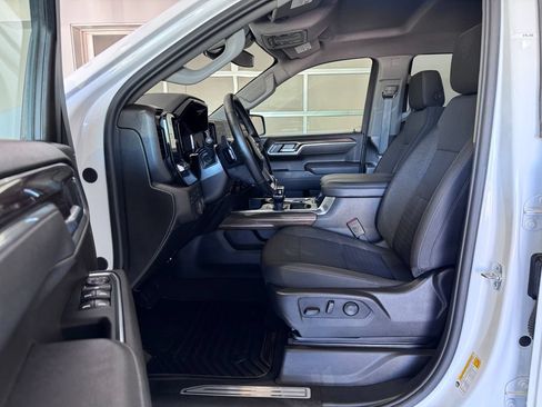 Certified 2025 Chevrolet Silverado 1500 RST AWD/4WD image 13