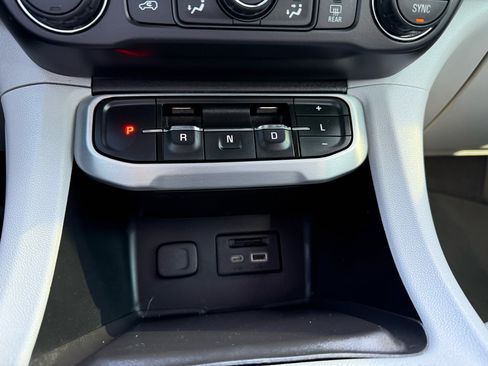 Used 2021 GMC Acadia SLT image 34