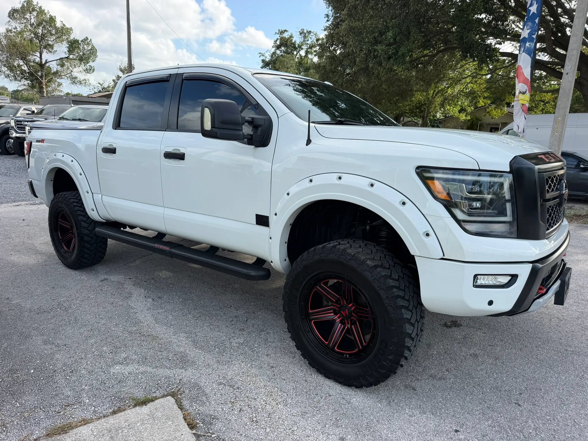 Used 2020 Nissan Titan PRO-4X w/ Pro-4x Convenience Package AWD/4WD image 3