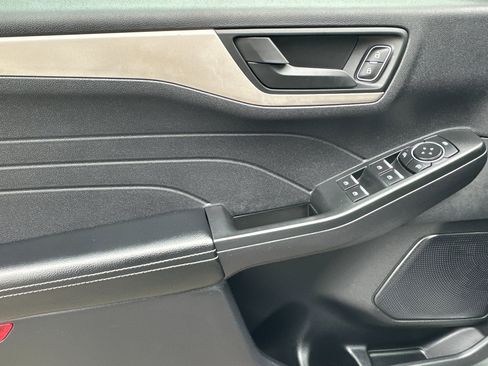 Certified 2022 Ford Escape SE image 12