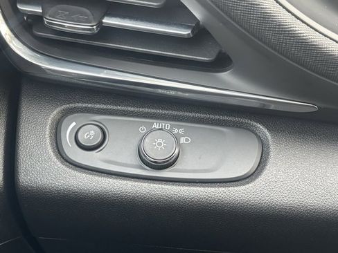 Used 2024 Buick Envista Preferred w/ Convenience I Package image 23