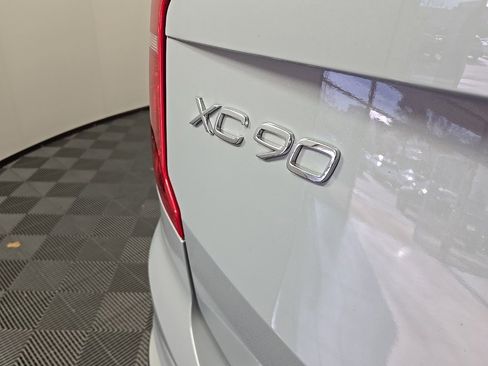 Certified 2024 Volvo XC90 B6 Plus w/ Protection Package image 11