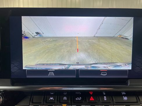 New 2026 GMC Sierra 1500 SLT w/ SLT Convenience Package image 24