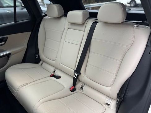 Used 2026 Mercedes-Benz GLC 300 4MATIC image 24
