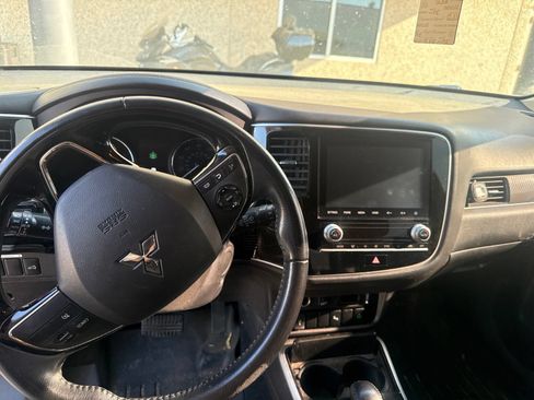 Used 2020 Mitsubishi Outlander SEL AWD/4WD image 13