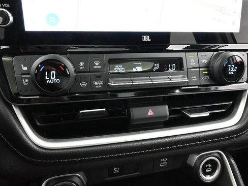 Used 2025 Toyota Grand Highlander AWD image 21