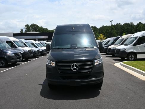 Used 2025 Mercedes-Benz Sprinter 2500 image 29