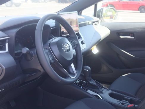Used 2025 Toyota Corolla LE AWD/4WD image 13