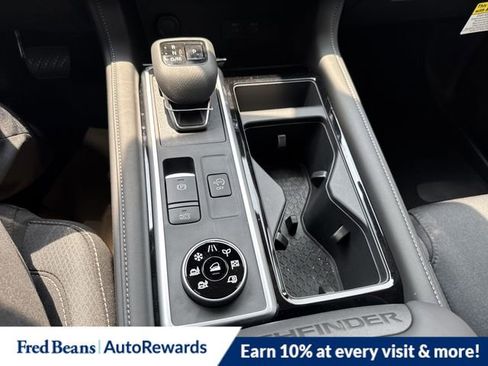 New 2025 Nissan Pathfinder SV image 16