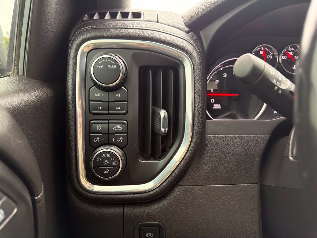 Used 2021 Chevrolet Silverado 1500 LT Trail Boss w/ LT Trail Boss Premium Package AWD/4WD image 17