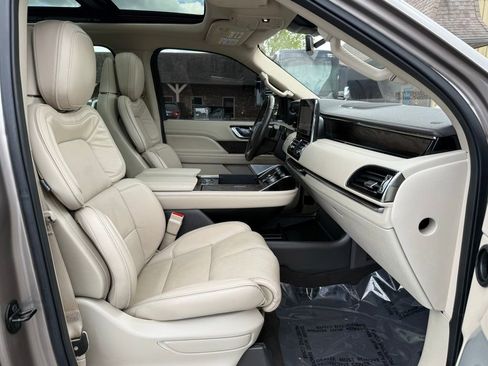 Used 2019 Lincoln Navigator Reserve AWD/4WD image 22