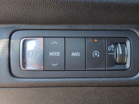 Certified 2025 Chevrolet Traverse Z71 AWD/4WD image 18