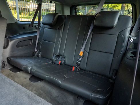 Used 2015 GMC Yukon XL SLT w/ Open Road Package RWD image 15