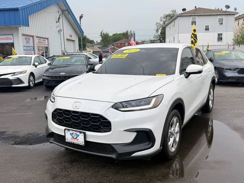 Used 2023 Honda HR-V LX image 1