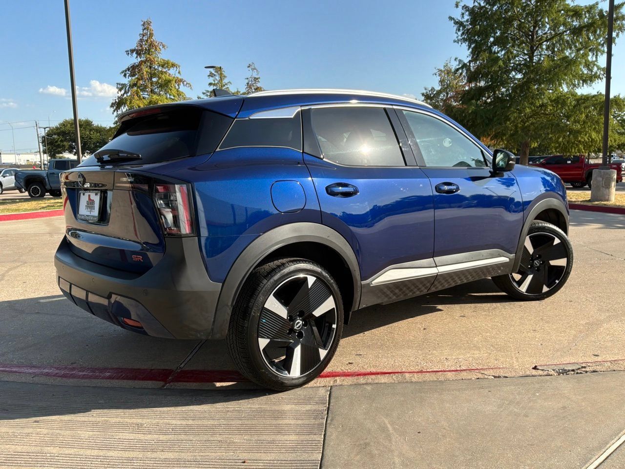 Used 2026 Nissan Kicks SR FWD image 6