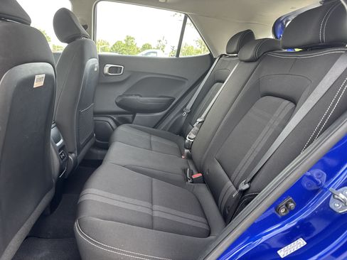 Used 2024 Hyundai Venue SEL FWD image 28
