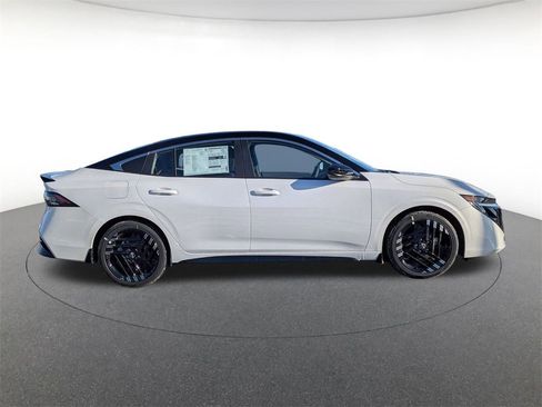 New 2026 Nissan Sentra SR w/ Floor Mat Package image 4