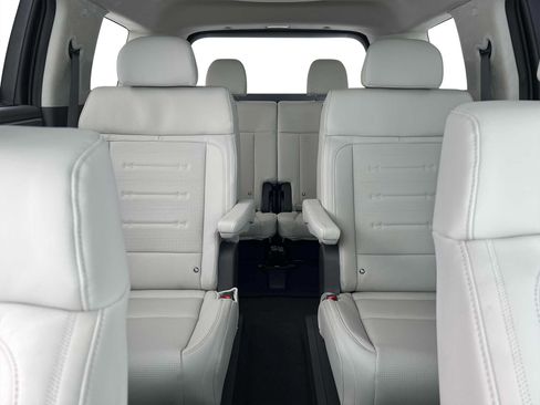 New 2025 Hyundai Santa Fe Calligraphy FWD image 16