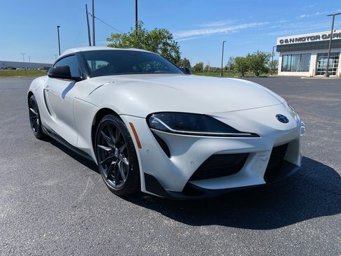 Used 2023 Toyota Supra Premium image 3