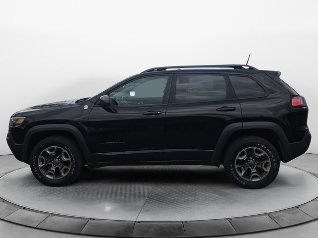 Used 2019 Jeep Cherokee Trailhawk w/ Comfort & Convenience Group AWD/4WD image 2