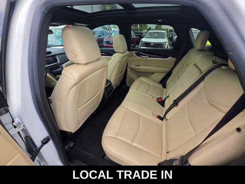 Used 2018 Cadillac XT5 Luxury w/ Driver Awareness Package FWD image 14