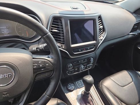 Used 2021 Jeep Cherokee Trailhawk AWD/4WD image 34