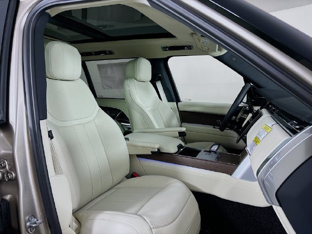 New 2026 Land Rover Range Rover Long Wheelbase SE AWD/4WD image 22