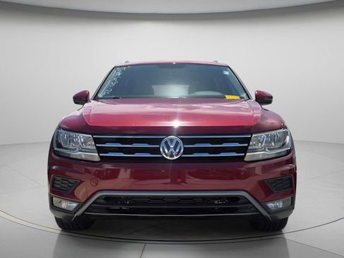 Used 2018 Volkswagen Tiguan SEL FWD image 3