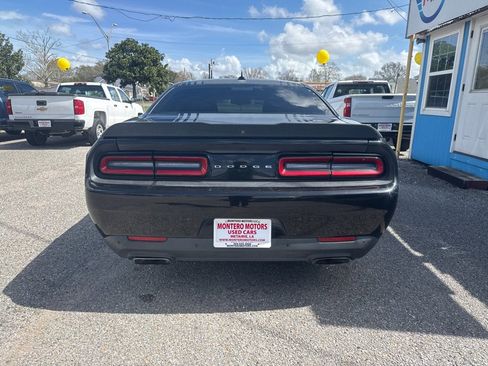 Used 2016 Dodge Challenger R/T image 4