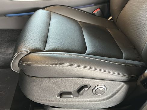 New 2026 Genesis GV70 2.5T Select AWD/4WD image 12