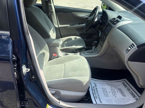 Used 2013 Toyota Corolla LE FWD image 35