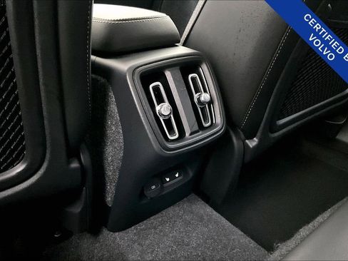 Certified 2025 Volvo XC40 B5 Plus image 31