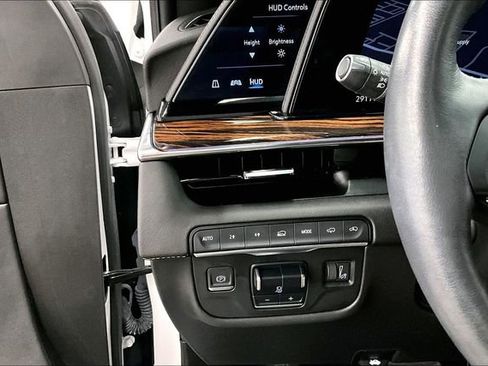 Used 2023 Cadillac Escalade Premium Luxury w/ Performance Package AWD/4WD image 39