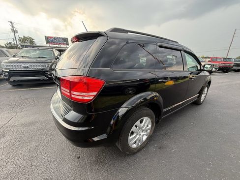 Used 2016 Dodge Journey SE w/ Flexible Seating Group FWD image 3