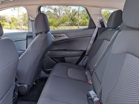 New 2026 Kia Sportage LX FWD image 15