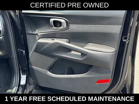 Used 2023 Kia Sorento LX FWD image 8