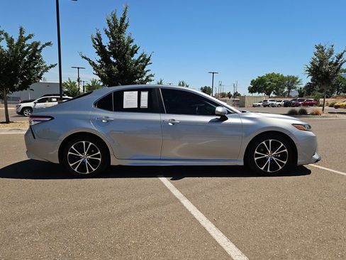 Used 2020 Toyota Camry SE AWD/4WD image 4