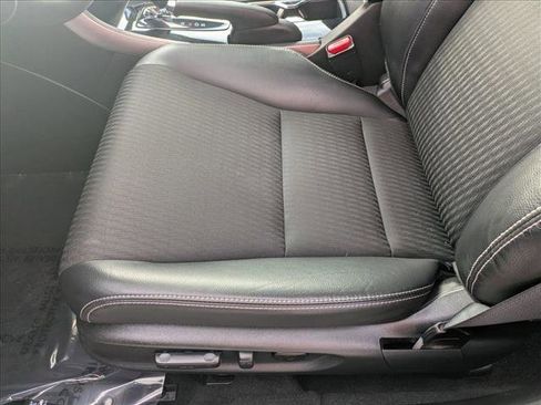 Used 2017 Honda Accord Sport image 12