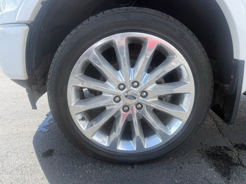 Used 2019 Ford F150 Limited AWD/4WD image 9