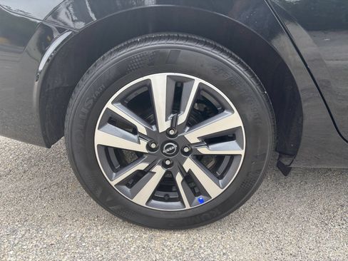 Used 2025 Nissan Versa SV FWD image 24