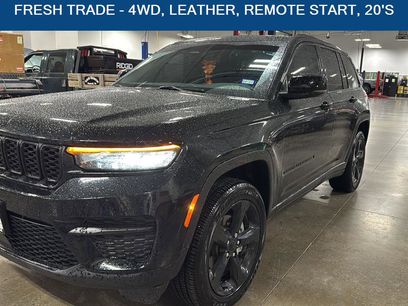 Used 2025 Jeep Grand Cherokee Altitude