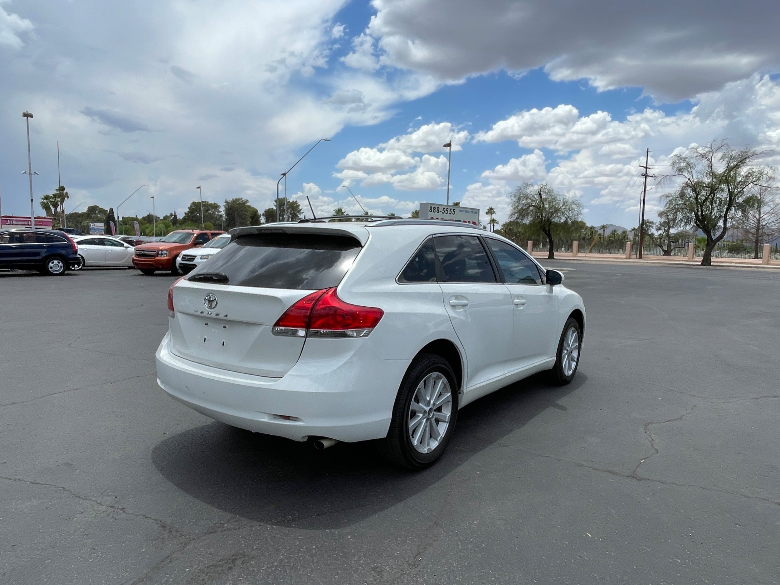 Used 2011 Toyota Venza FWD image 5