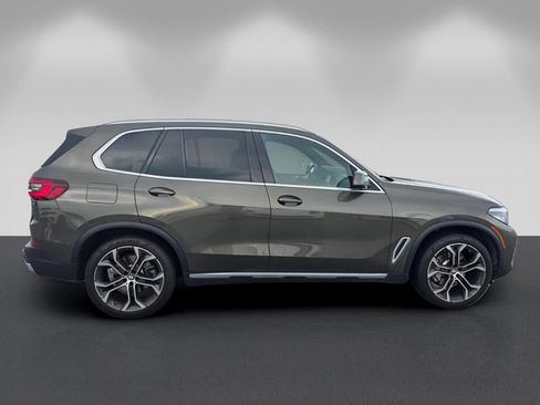 Certified 2023 BMW X5 xDrive40i w/ Premium Package AWD/4WD image 3